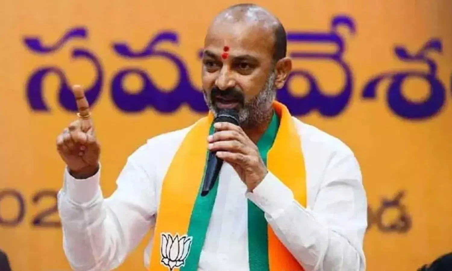  చెన్నైలో మాఫియా ముఠా సమావేశం జరుగుతోంది.. రేవంత్ రెడ్డి, కేటీఆర్ అనుకొనే హాజరయ్యారు: బండి సంజయ్